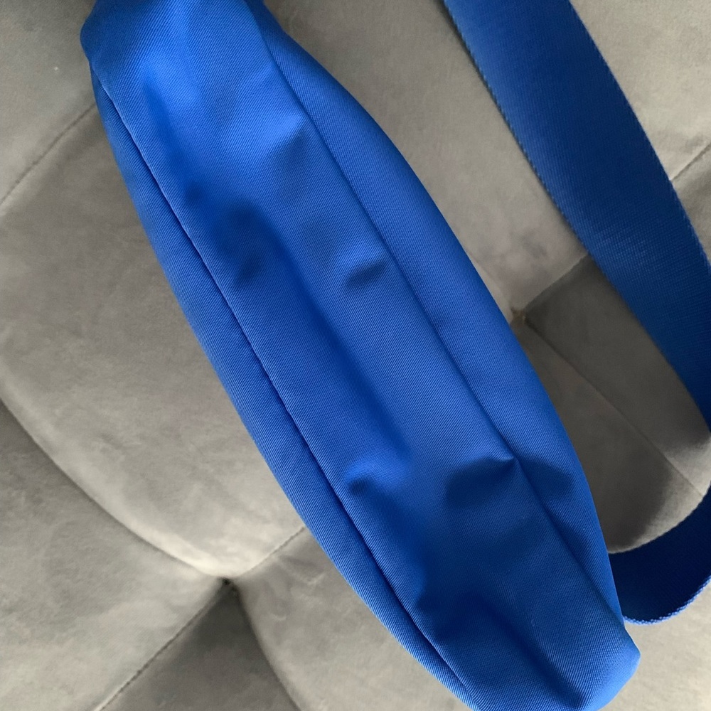 Lululemon Everywhere Belt Bag Wild Blue Bell Royal OG - Picture 8 of 12